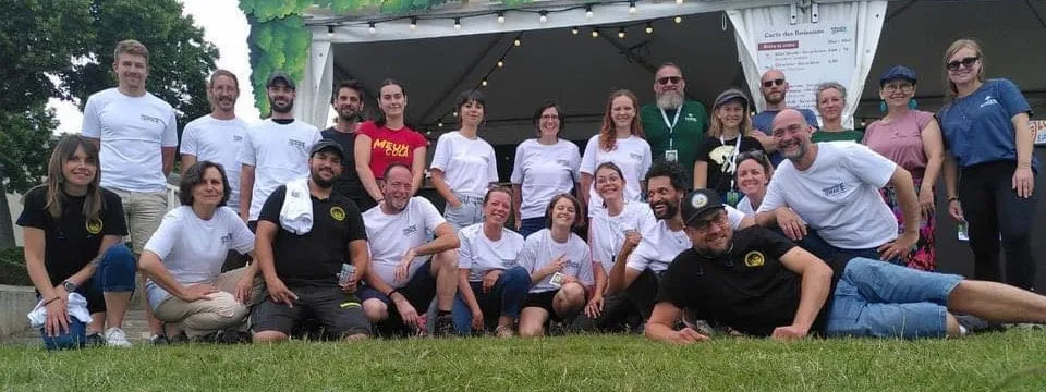 Photo de groupe de l'association éco-responsable Normandie Equitable