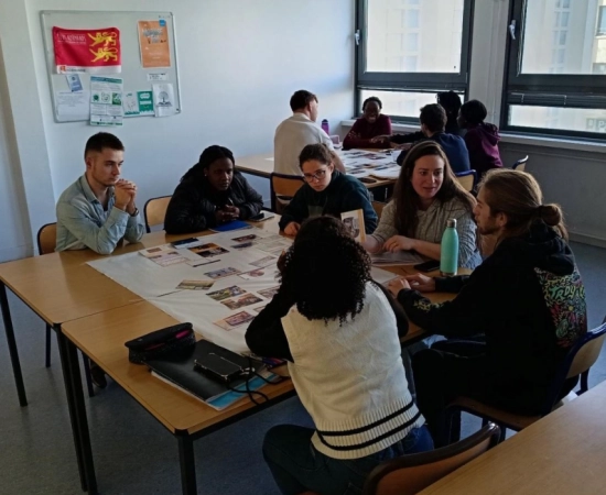 Et si éduquer, c’était d’abord apprendre à écouter… surtout les jeunes ?